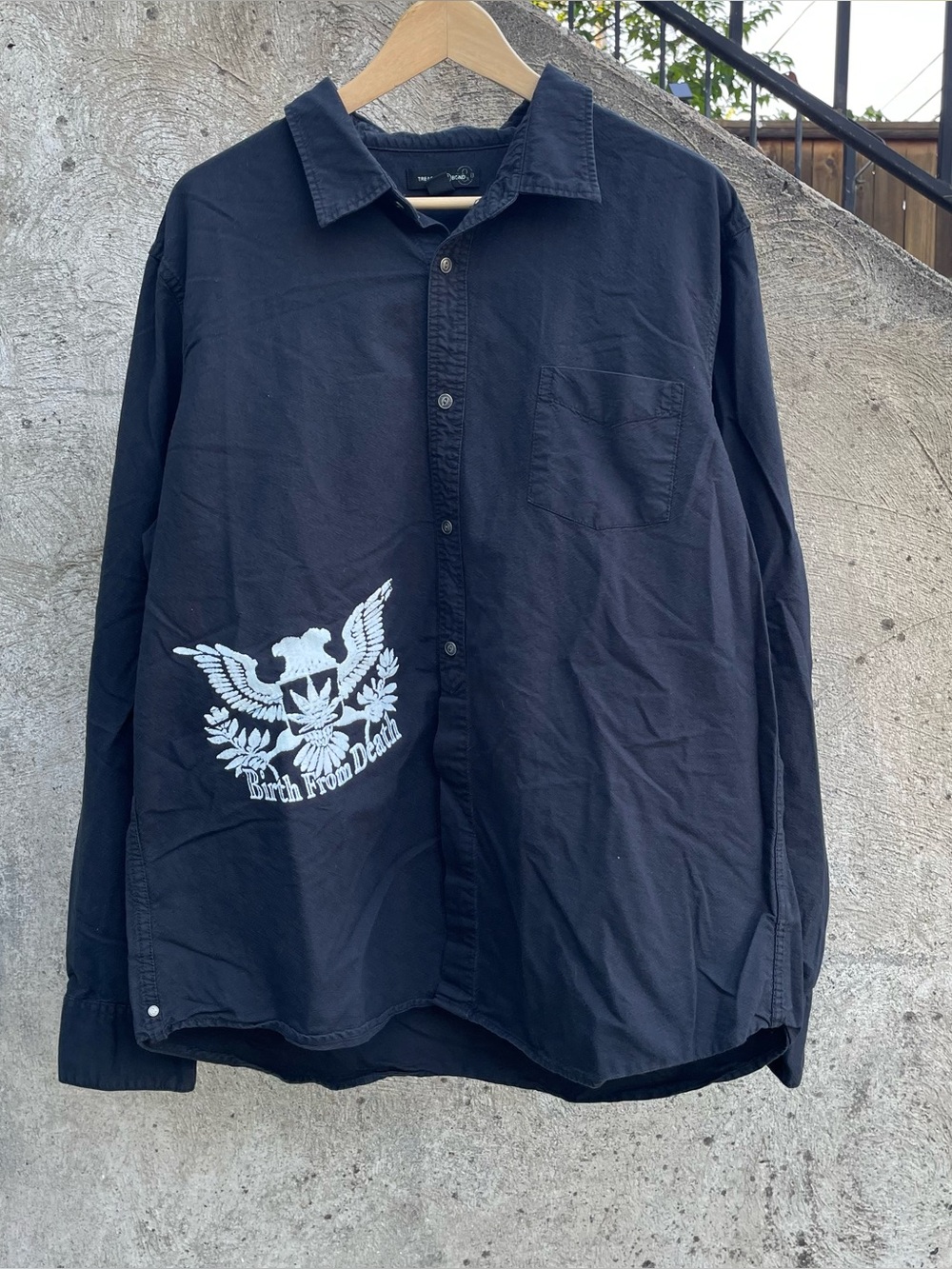 Custom screen printed streetwear button up shirt size XXL Treasure & Bond
